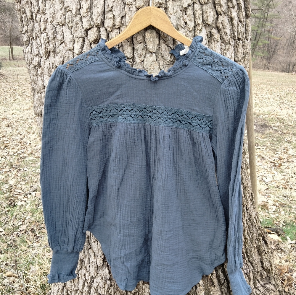 💲CLEARANCE 💲In Loom Blouse in size S